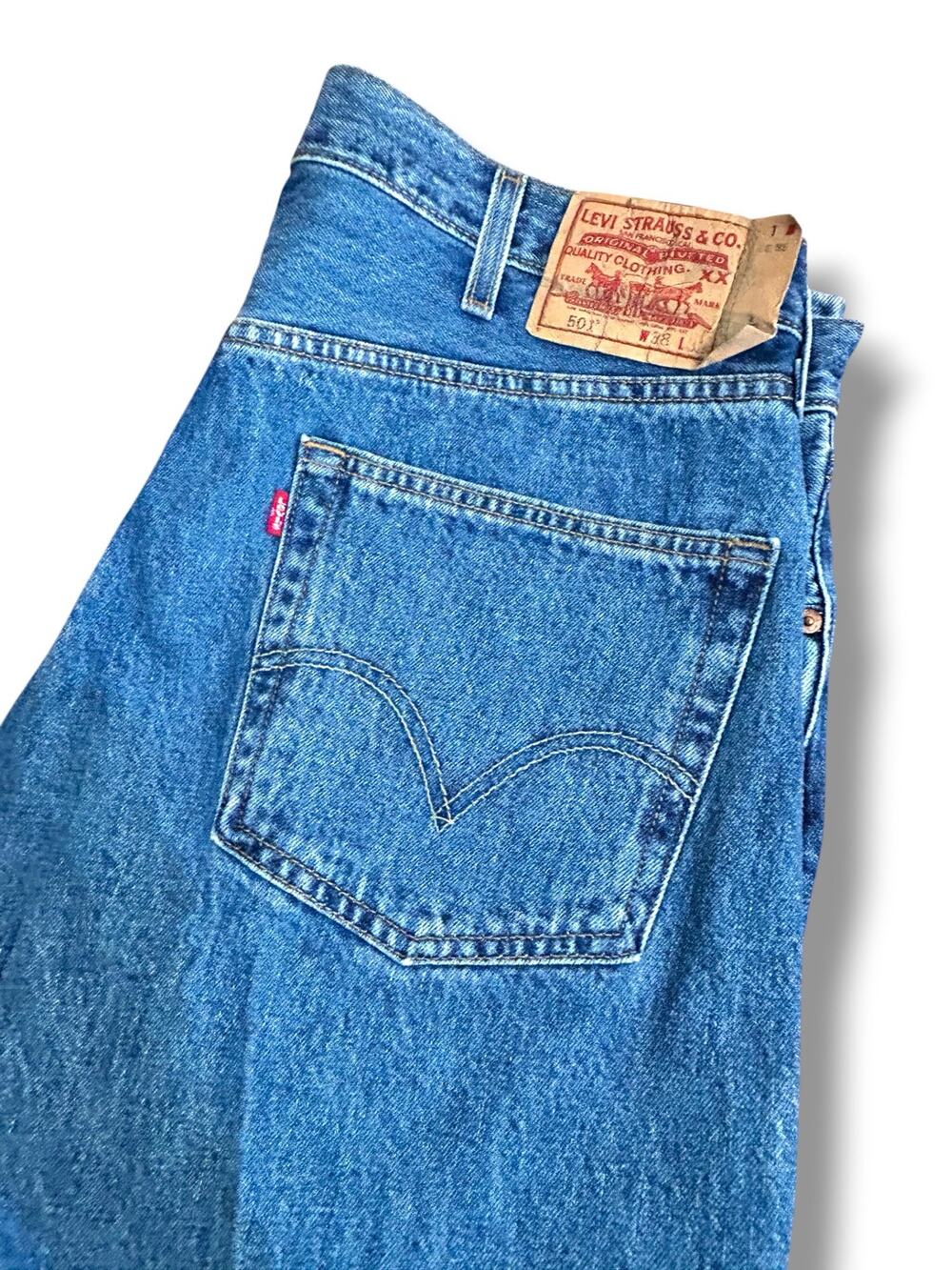 Levi's 501 Mens Jeans 38x30 Medium
Wash Blue Straight Regular Fit Button Fly